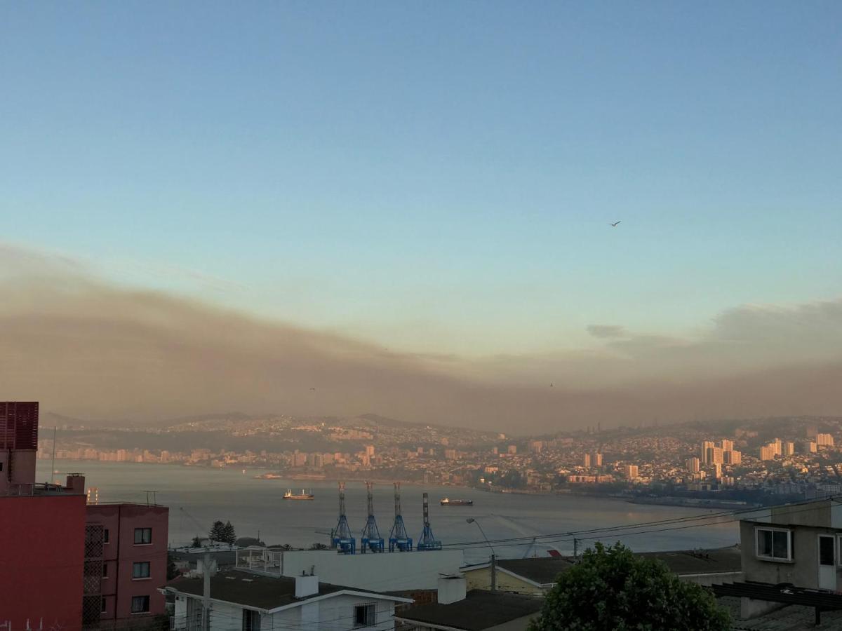 Hostal Lala Portena Vista Al Mar, Bano Privado Y Desayuno Valparaíso Eksteriør bilde